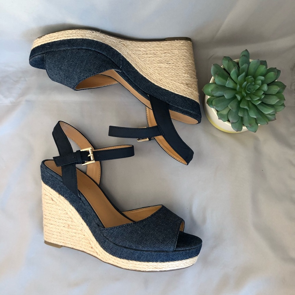 Tommy Hilfiger Kali Denim Peep toe Wedge Sandal, size 9 - Picture 2 of 8